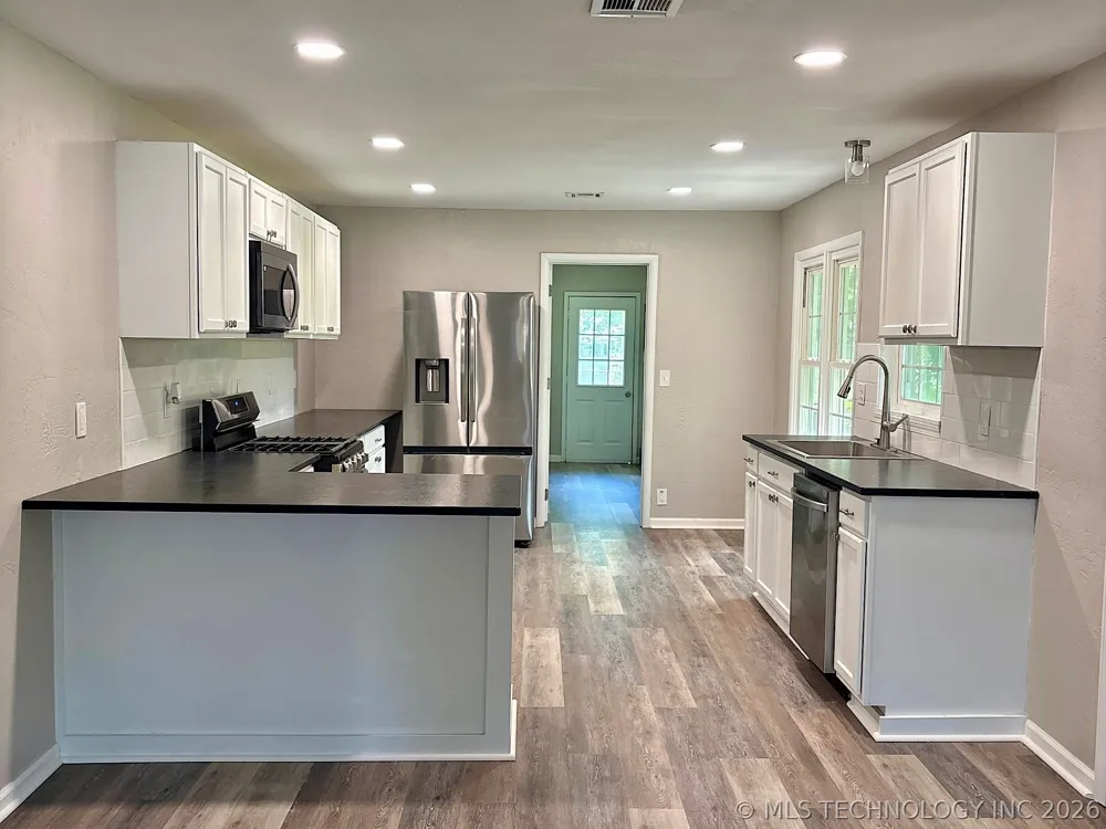 1121 E Walnut Street Cushing, OK 74023