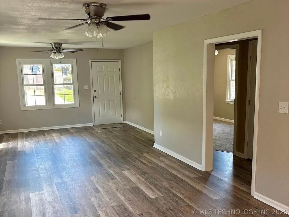 1121 E Walnut Street Cushing, OK 74023