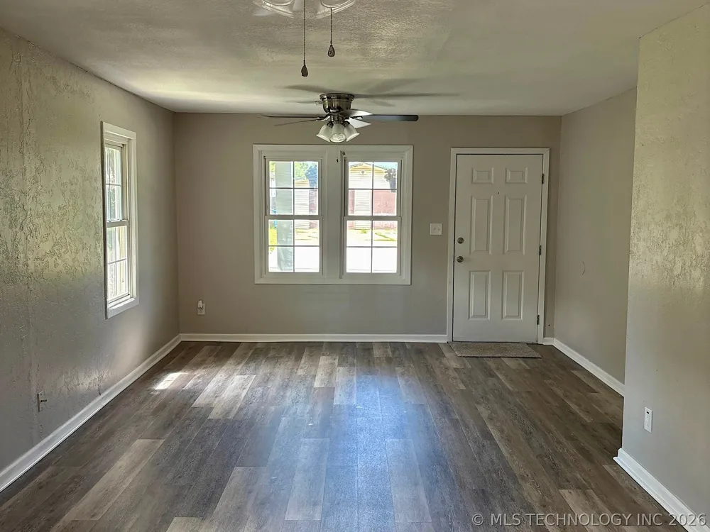 1121 E Walnut Street Cushing, OK 74023