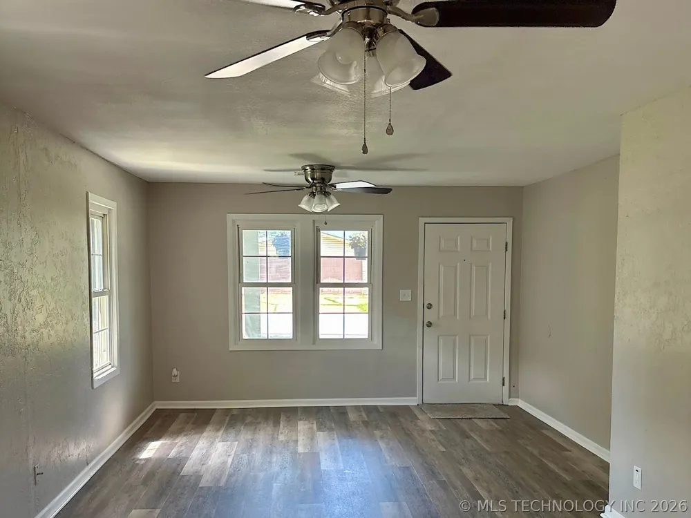 1121 E Walnut Street Cushing, OK 74023