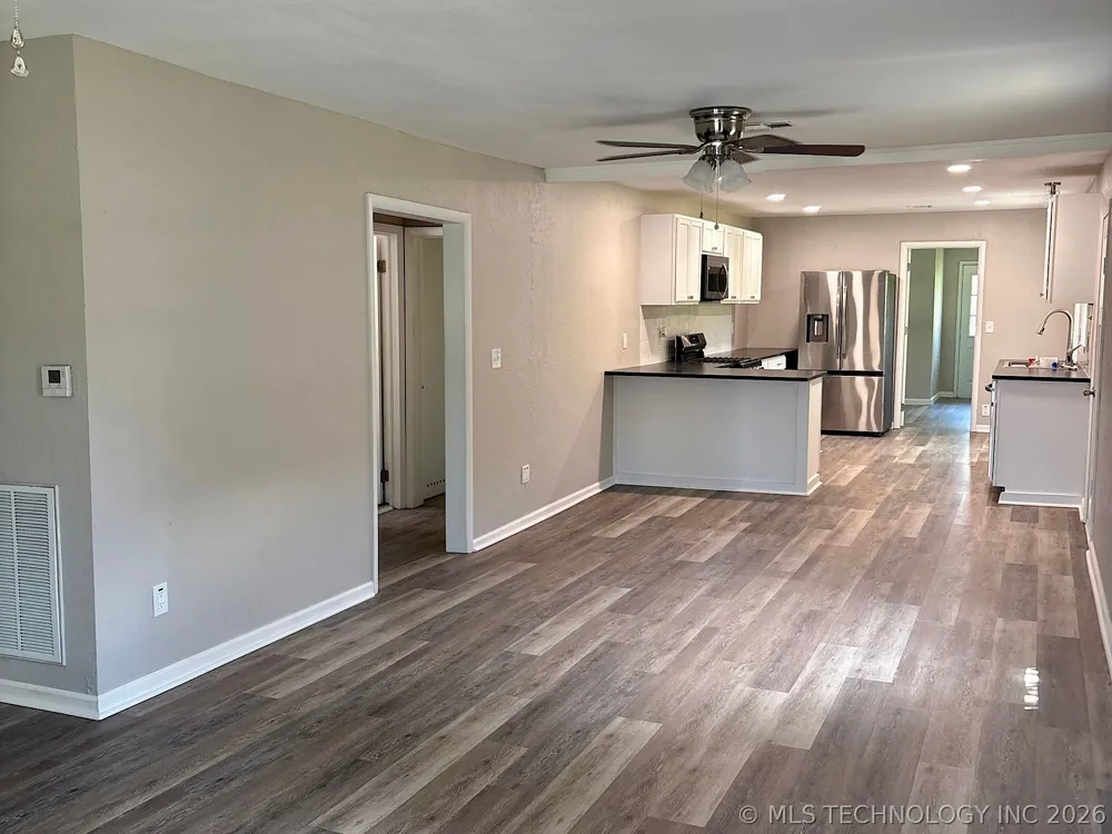 1121 E Walnut Street Cushing, OK 74023