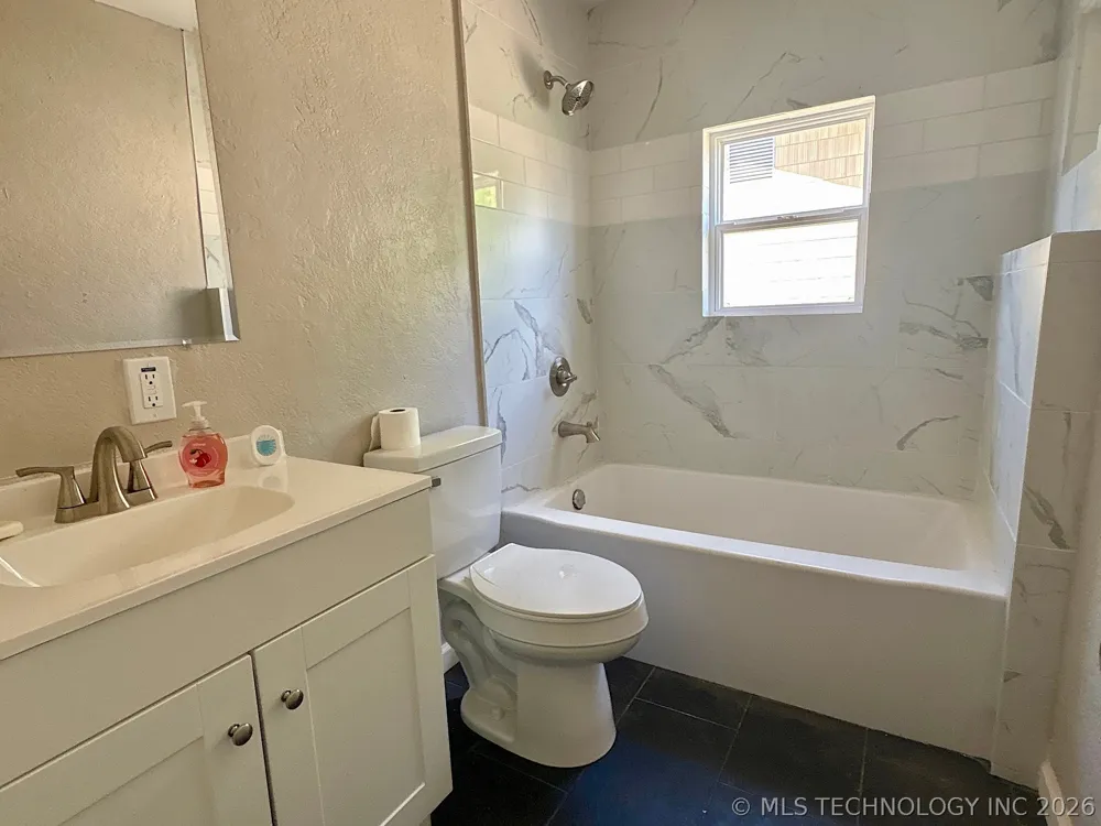 1121 E Walnut Street Cushing, OK 74023