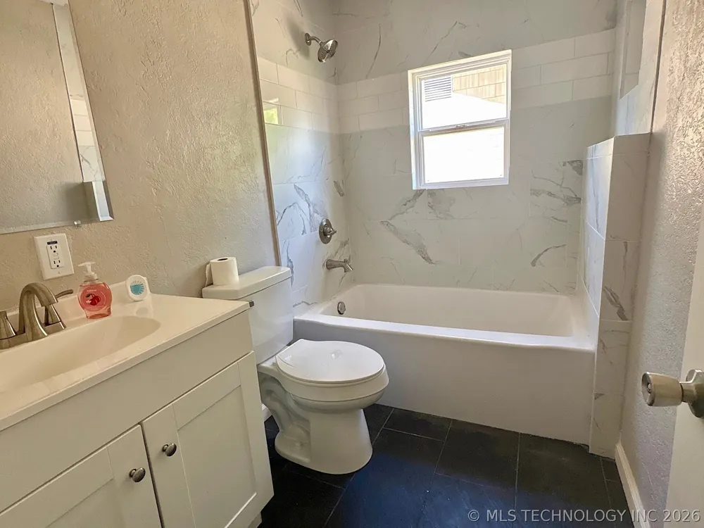 1121 E Walnut Street Cushing, OK 74023