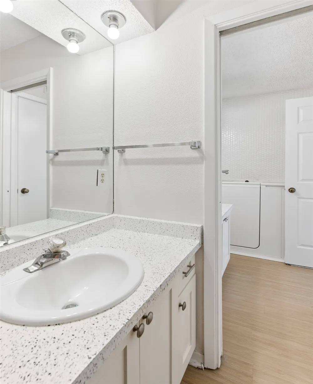 3 Dewberry Court Bedford, TX 76021