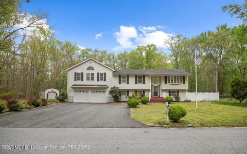 46 Walter Drive