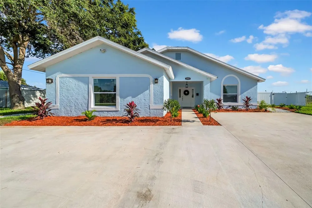 2020 58TH AVENUE S St Petersburg, FL 33712