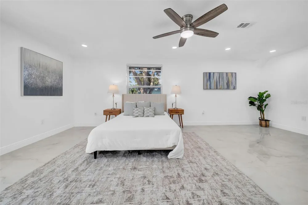 2020 58TH AVENUE S St Petersburg, FL 33712