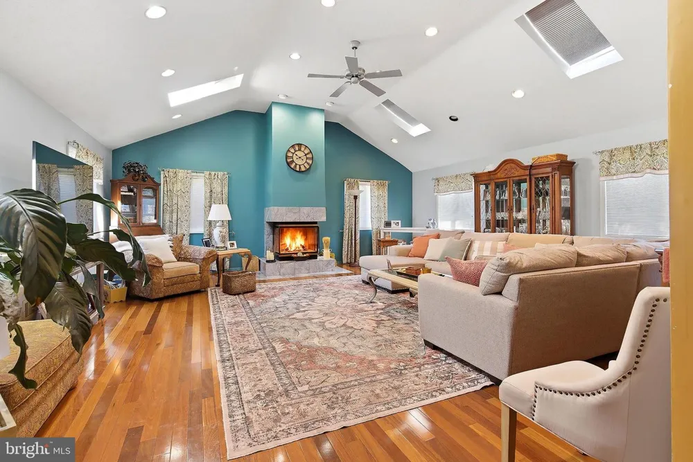 801 HUGHES DRIVE Hamilton, NJ 08690