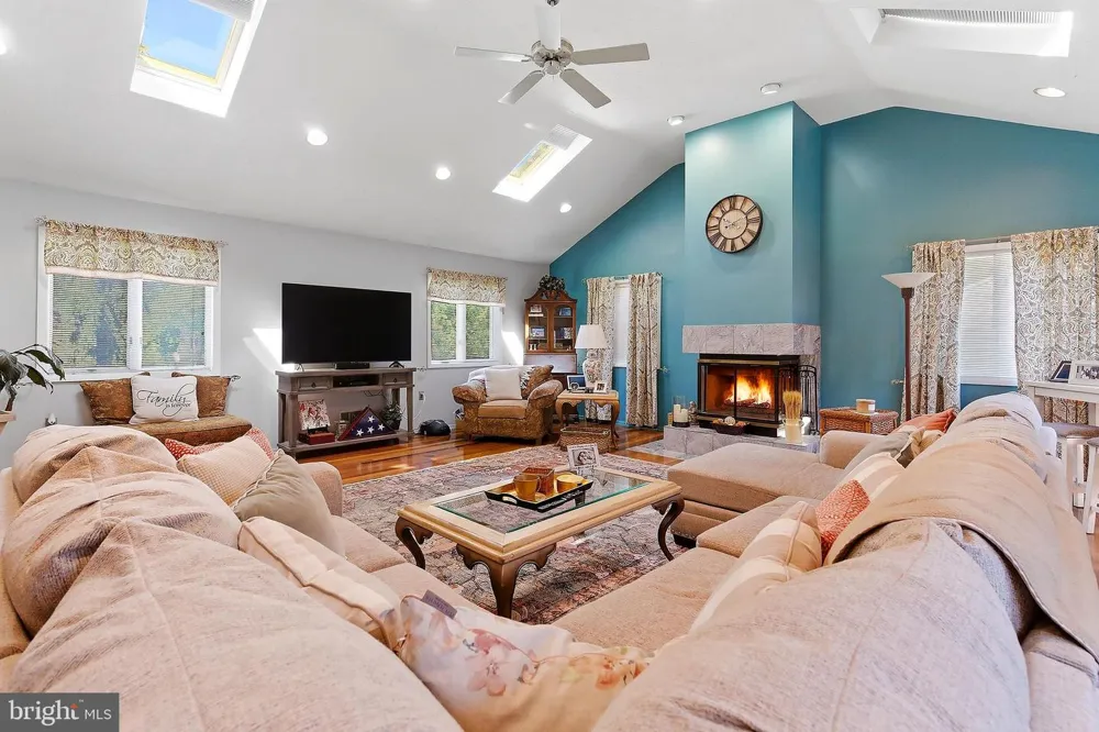 801 HUGHES DRIVE Hamilton, NJ 08690