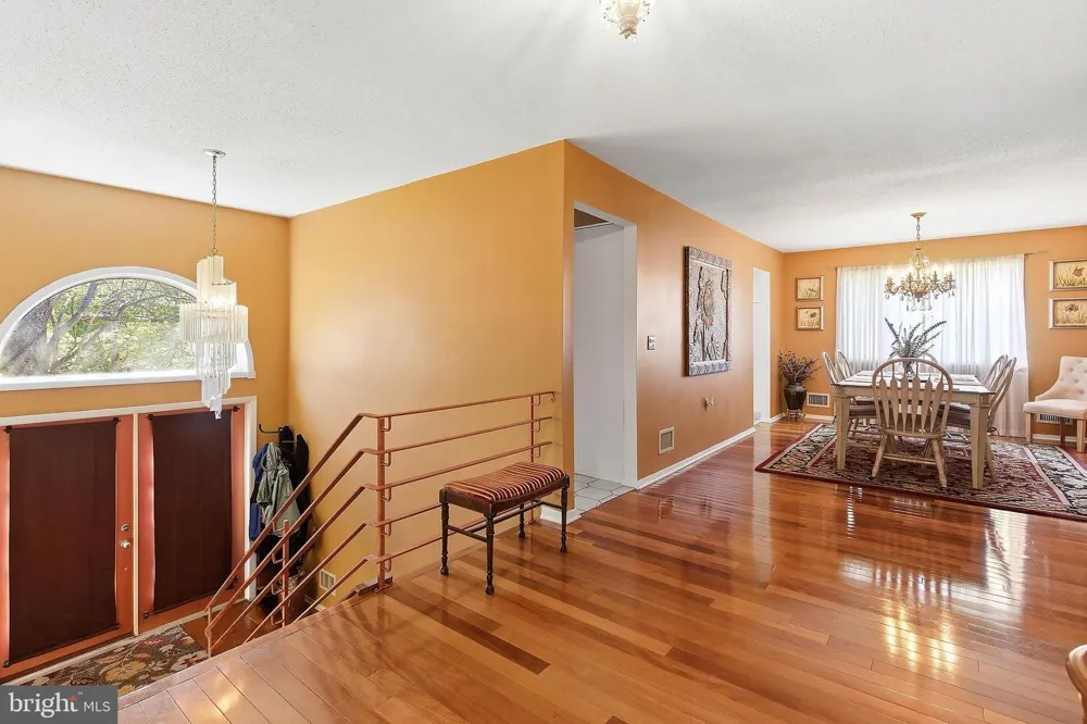 801 HUGHES DRIVE Hamilton, NJ 08690