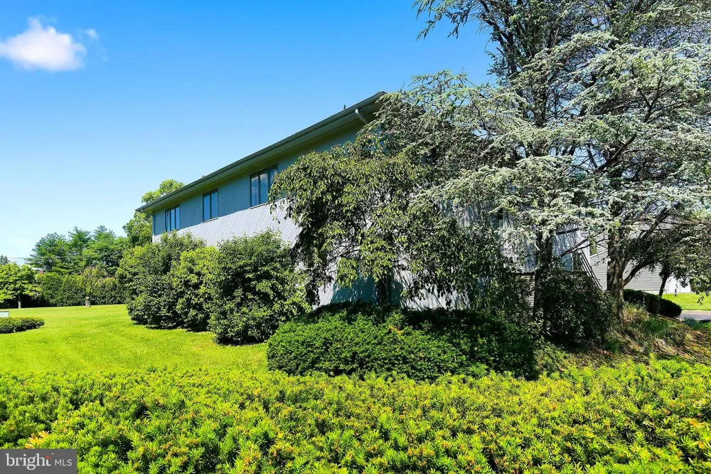 801 HUGHES DRIVE Hamilton, NJ 08690