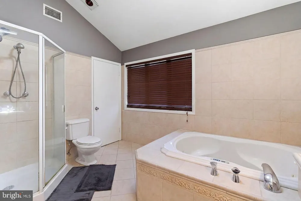 801 HUGHES DRIVE Hamilton, NJ 08690