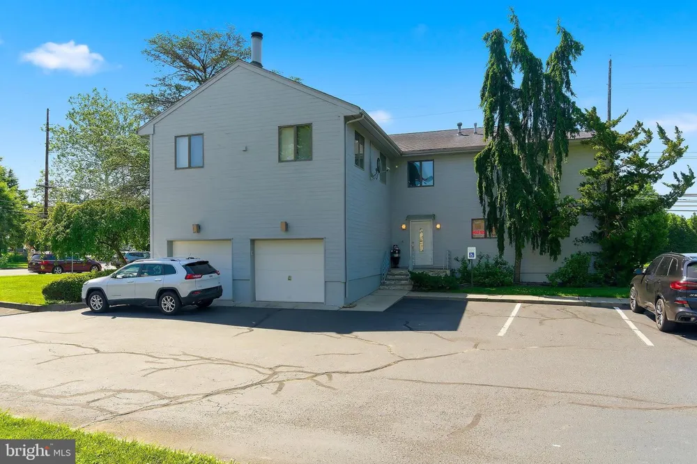 801 HUGHES DRIVE Hamilton, NJ 08690