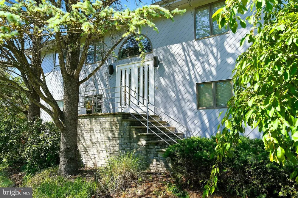 801 HUGHES DRIVE Hamilton, NJ 08690