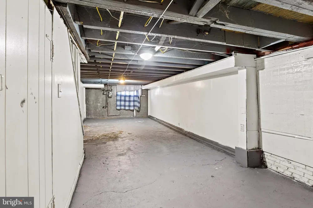 804 KENWOOD AVENUE Baltimore, MD 21205