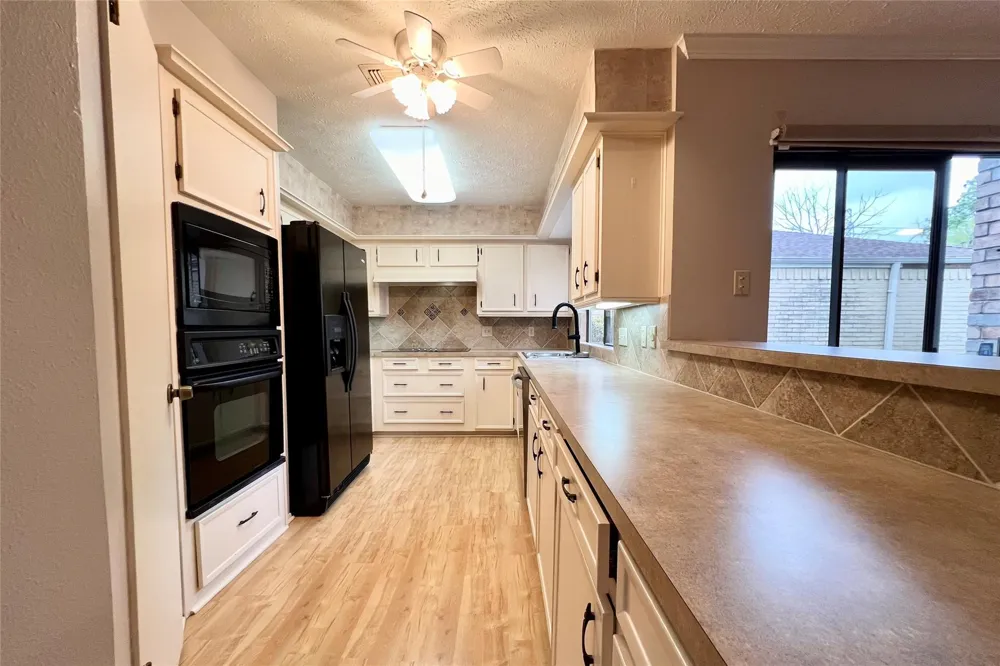 11954 Brook Meadows Lane Meadows Place, TX 77477