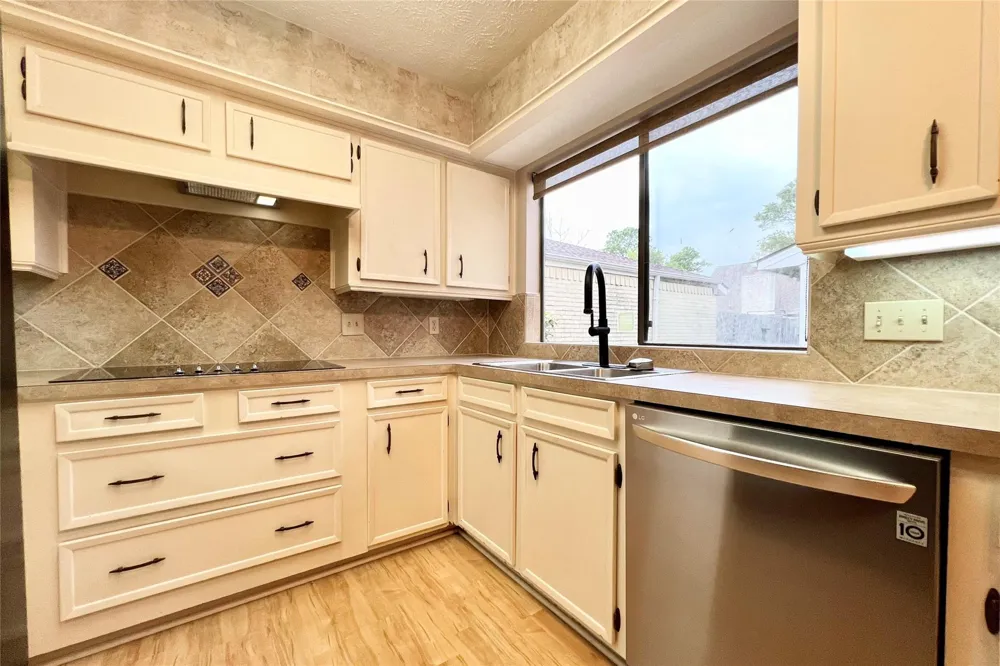 11954 Brook Meadows Lane Meadows Place, TX 77477