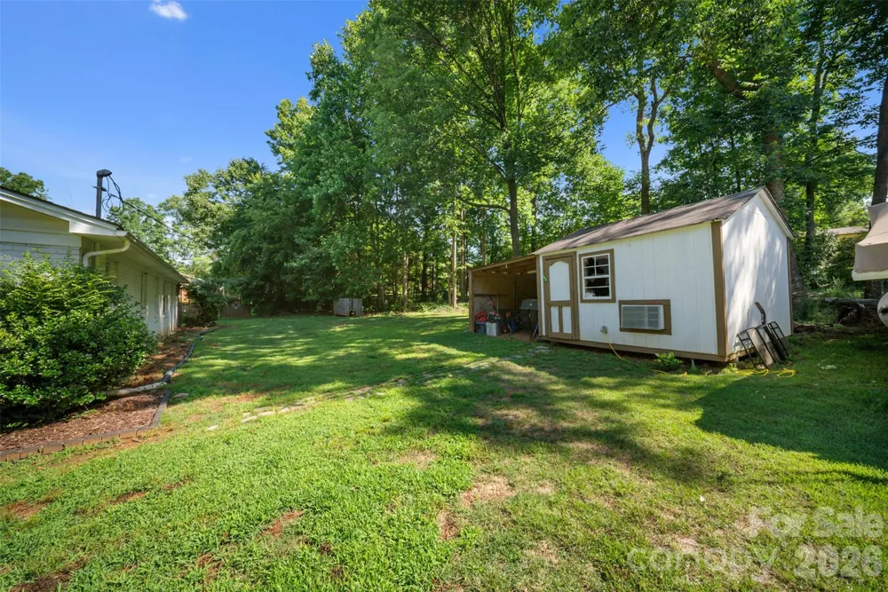44080 Woodhurst Road New London, NC 28127