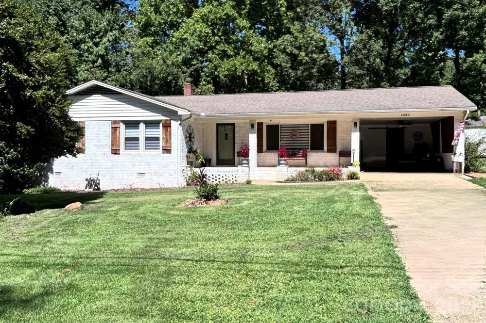 44080 Woodhurst Road New London, NC 28127
