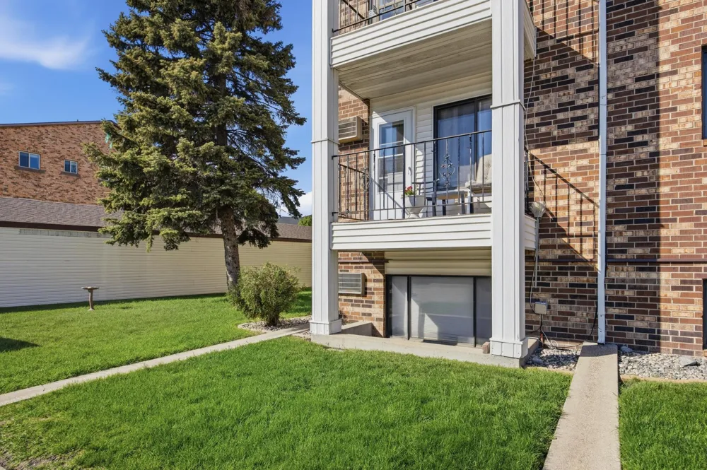 341 Prairiewood Circle S #208 Fargo, ND 58103