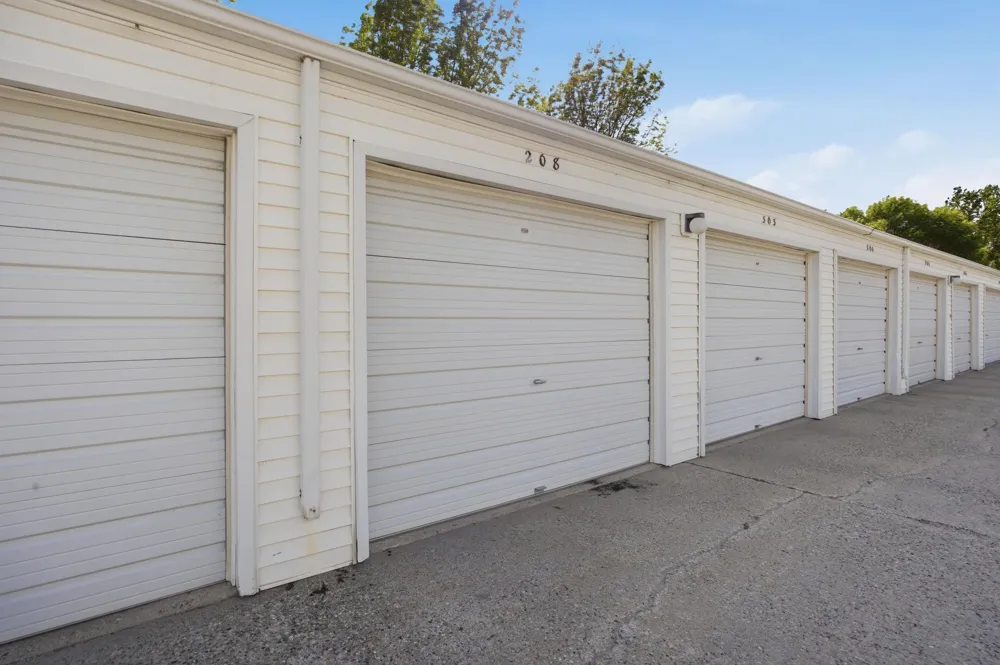 341 Prairiewood Circle S #208 Fargo, ND 58103