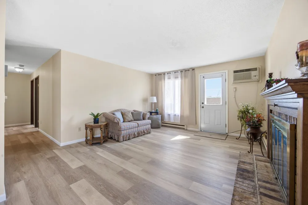 341 Prairiewood Circle S #208 Fargo, ND 58103