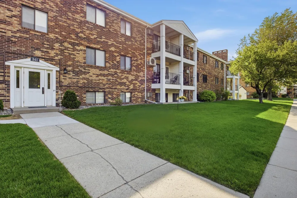 341 Prairiewood Circle S #208 Fargo, ND 58103