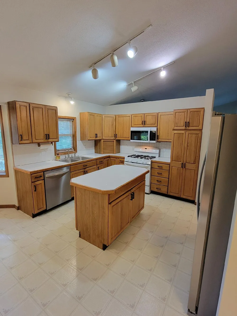 12167 Reyburn Drive NE Algoma Township, MI 49345