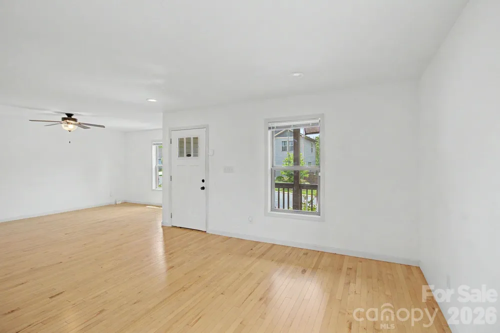 31 Yarrow Meadow Road Weaverville, NC 28787