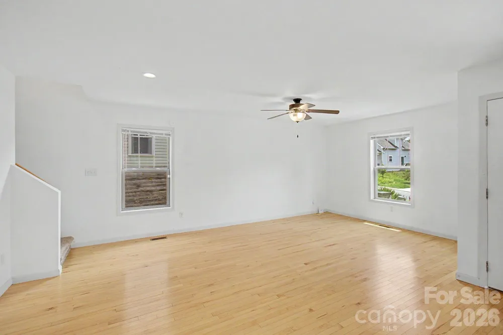 31 Yarrow Meadow Road Weaverville, NC 28787