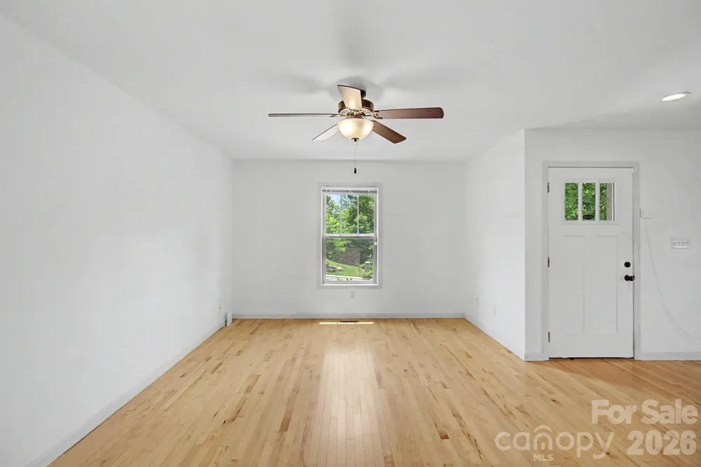 31 Yarrow Meadow Road Weaverville, NC 28787