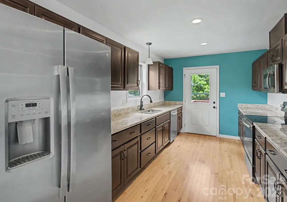 31 Yarrow Meadow Road Weaverville, NC 28787