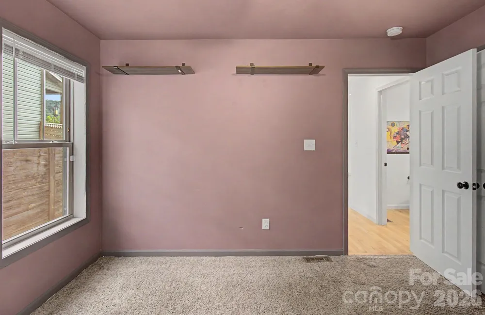 31 Yarrow Meadow Road Weaverville, NC 28787