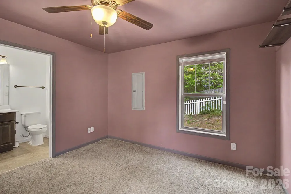 31 Yarrow Meadow Road Weaverville, NC 28787