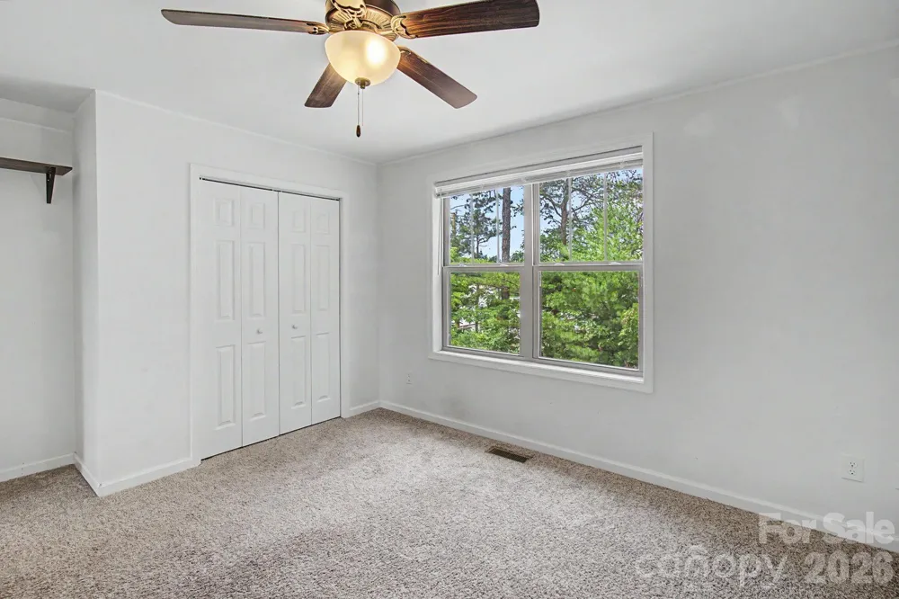 31 Yarrow Meadow Road Weaverville, NC 28787