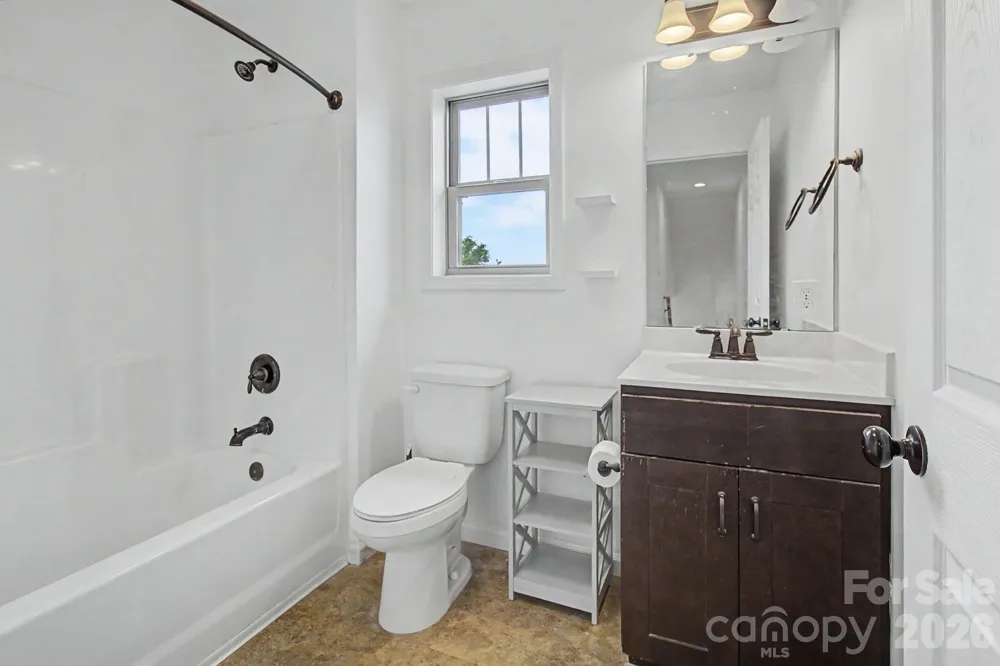 31 Yarrow Meadow Road Weaverville, NC 28787