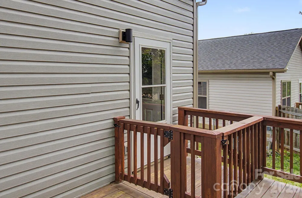 31 Yarrow Meadow Road Weaverville, NC 28787