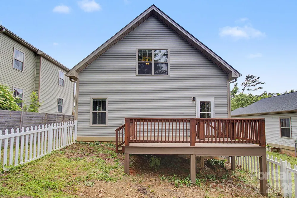 31 Yarrow Meadow Road Weaverville, NC 28787