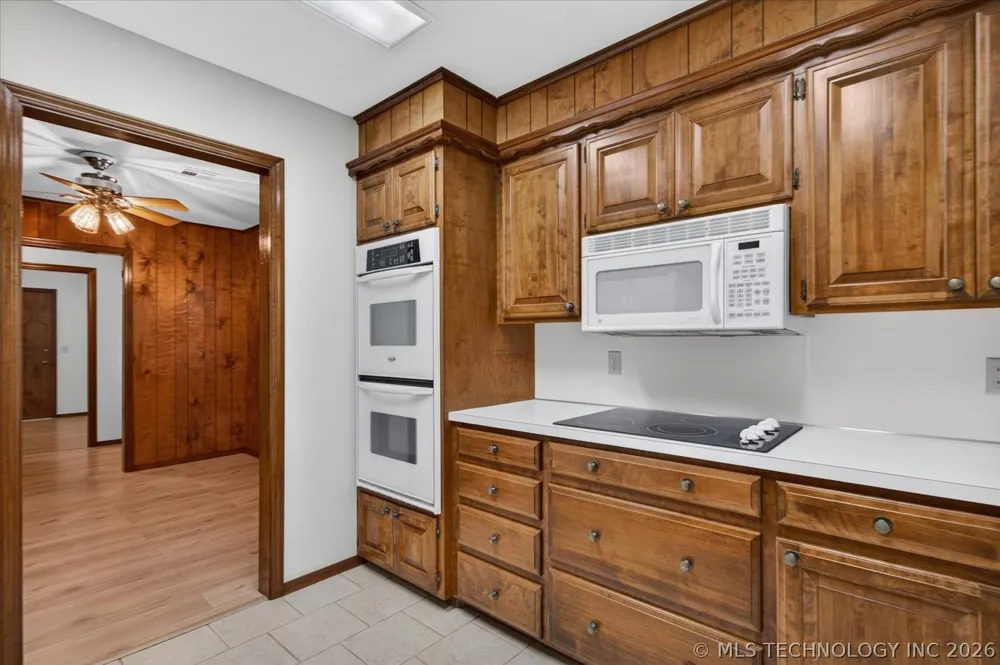 118 Canterbury Court Bartlesville, OK 74006