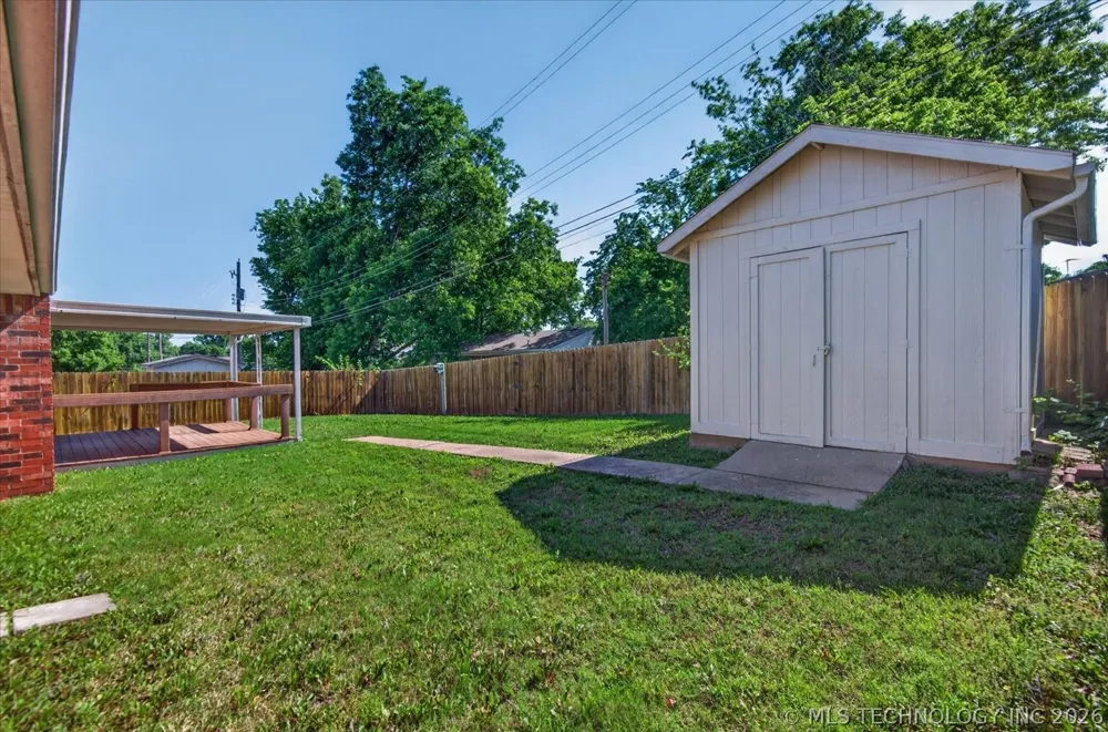 118 Canterbury Court Bartlesville, OK 74006