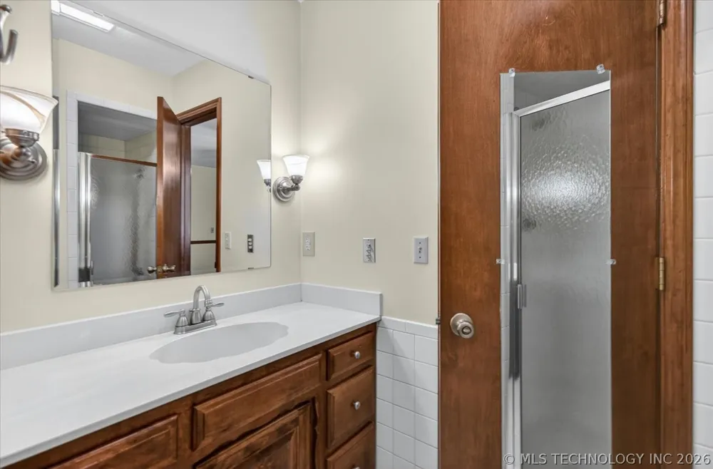 118 Canterbury Court Bartlesville, OK 74006
