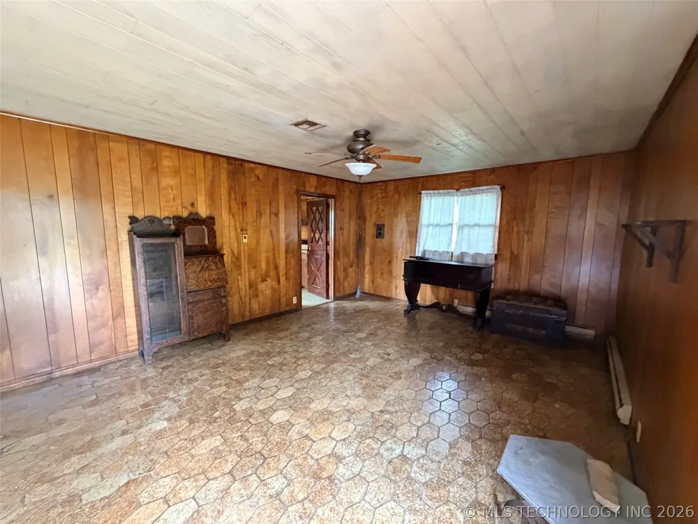 28390 S 196th Road Henryetta, OK 74437