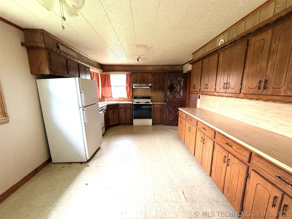 28390 S 196th Road Henryetta, OK 74437