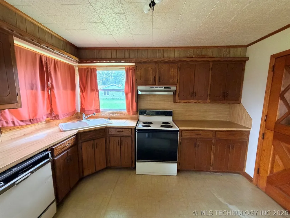 28390 S 196th Road Henryetta, OK 74437