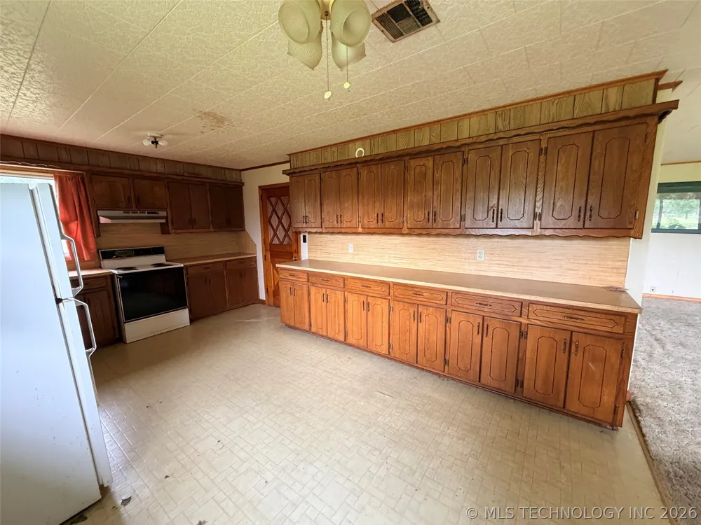 28390 S 196th Road Henryetta, OK 74437