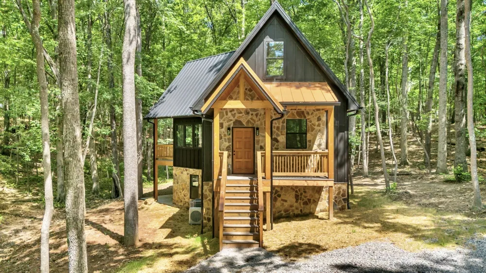 2451 Clifftops Ave Monteagle, TN 37356