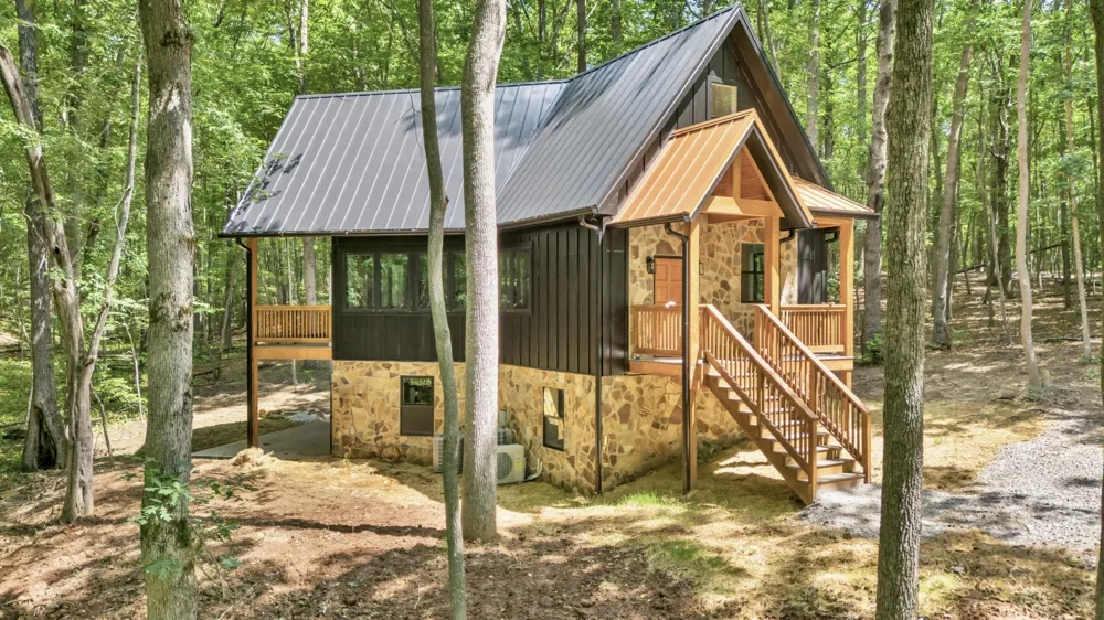 2451 Clifftops Ave Monteagle, TN 37356