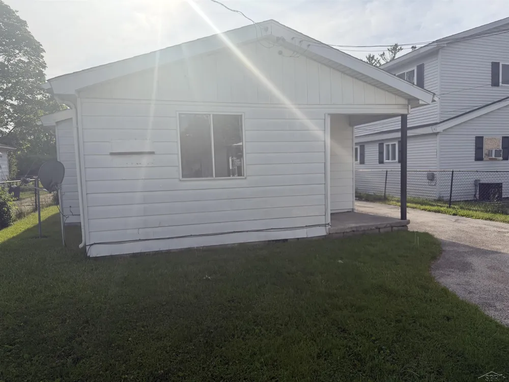 616 S 21st Street Saginaw City, MI 48601