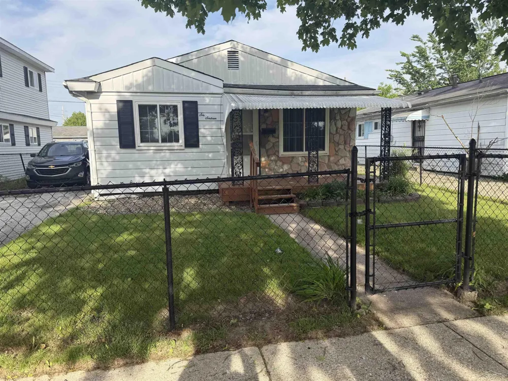616 S 21st Street Saginaw City, MI 48601