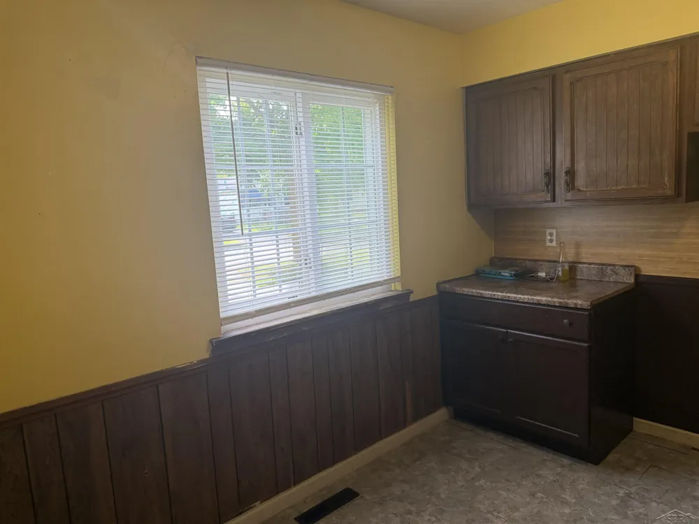 616 S 21st Street Saginaw City, MI 48601